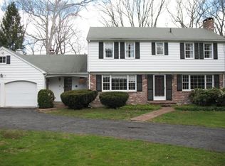 9 Dogwood Ln, Norwich, CT 06360