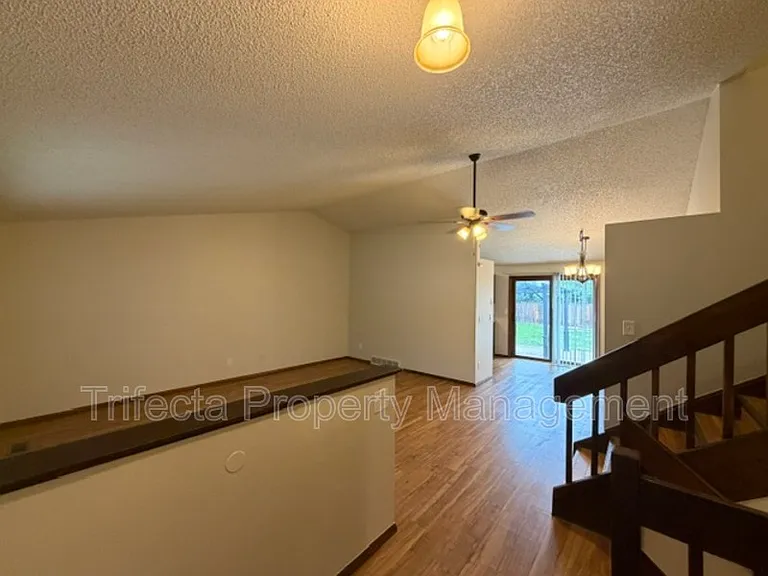 2718 Garden Dr — Photo 4