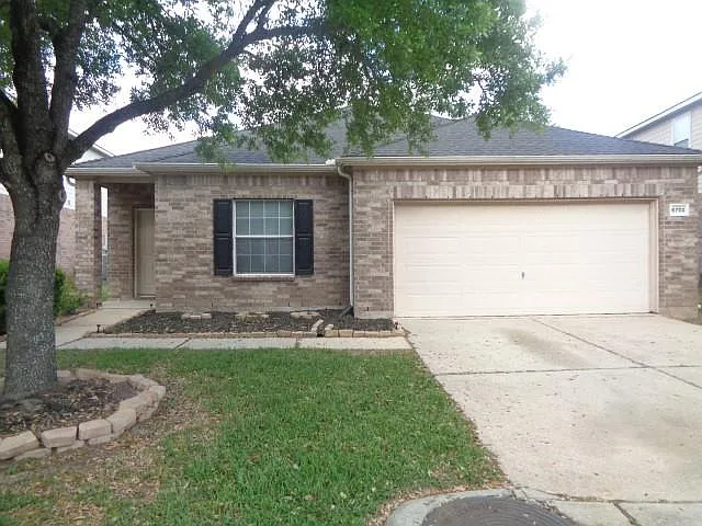 6702 Castle Terrace Ct