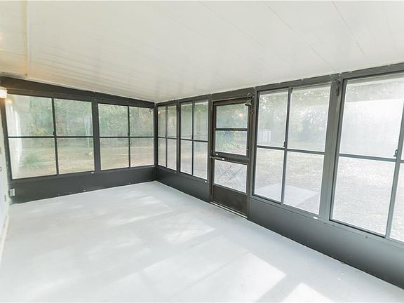 5th image of 631 Gazelle Dr