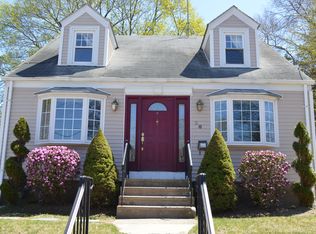 28 Burns St, Providence, RI 02904