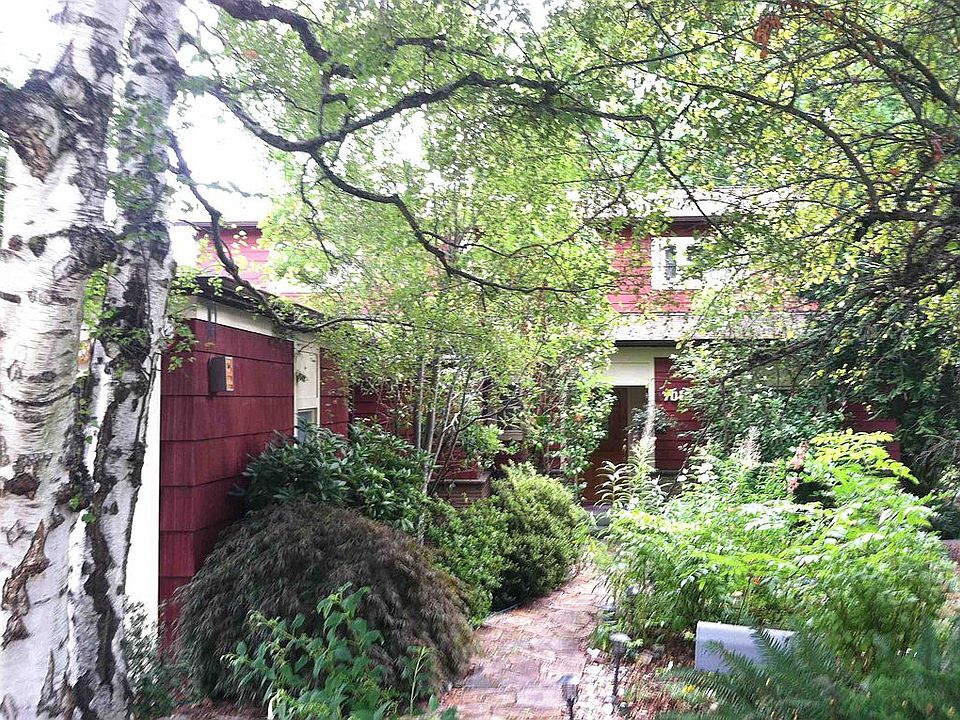 2nd image of 7018 58th Ave NE