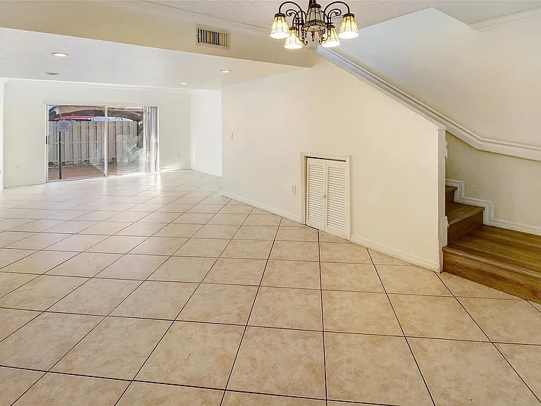 1186 NW 123rd Ct — Photo 4