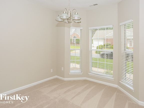 5th image of 117 Lakewood Circle Dr