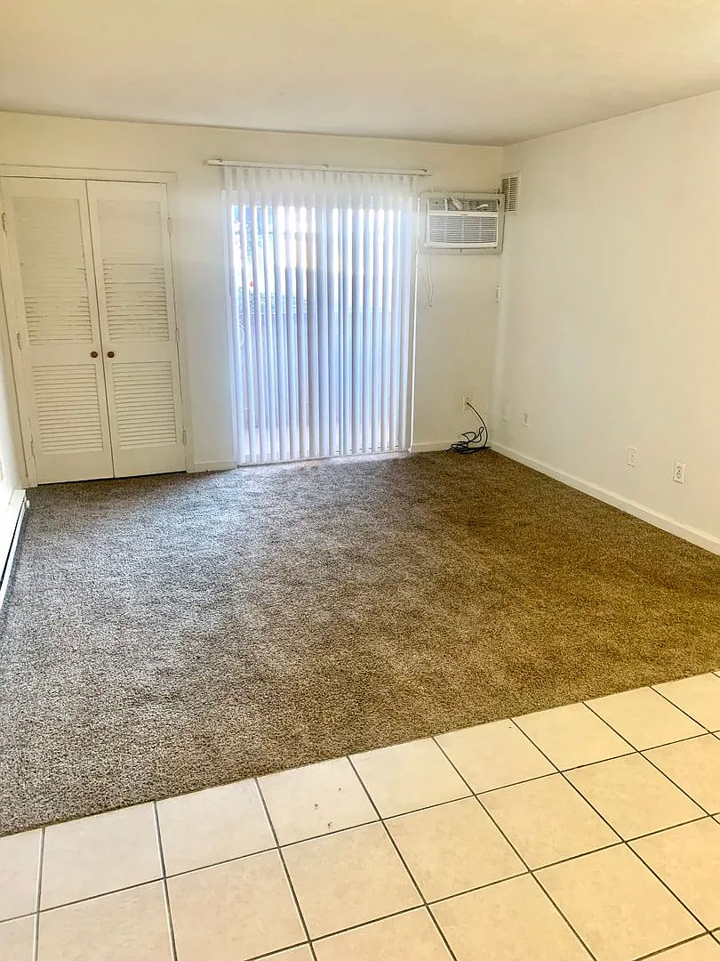 Yale Estates — Photo 4