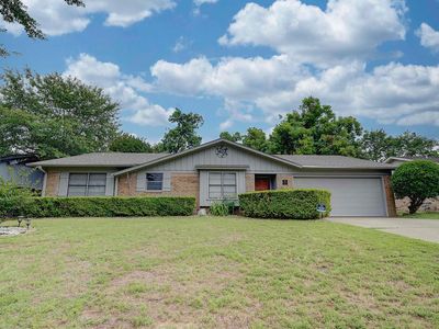 228 E Greenfield Dr, Wake Village, TX, 75501