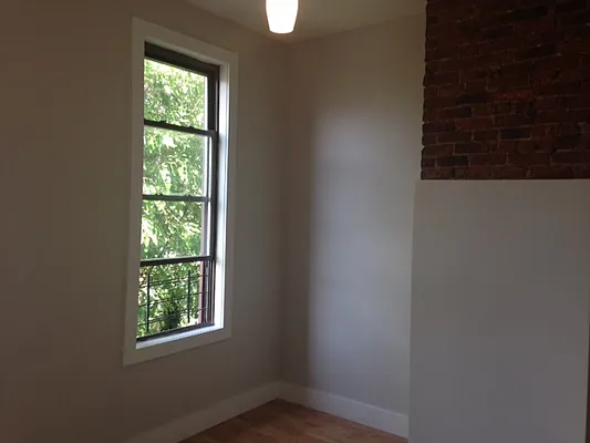 Rented by Premier Metro Realty Corp | media 47