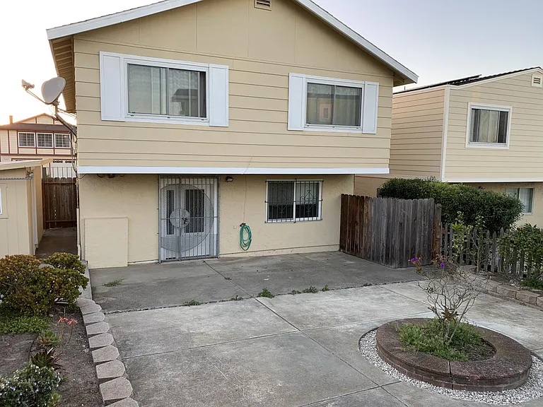 57 Lycett Cir #A — Photo 6