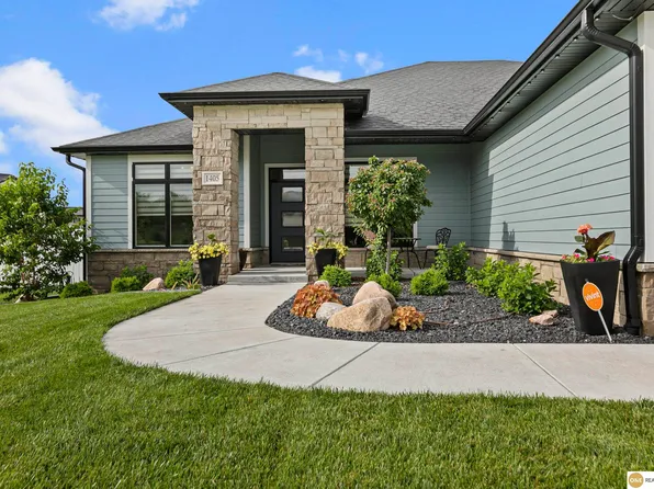 1405 W Beartooth Dr, Lincoln, NE 68521