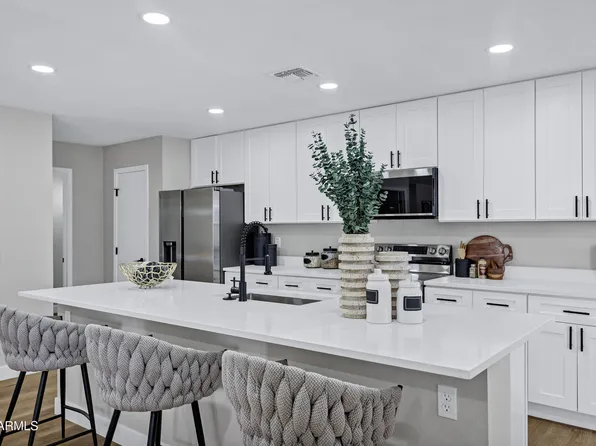 3164 E CARMEL Circle, Mesa, AZ 85204