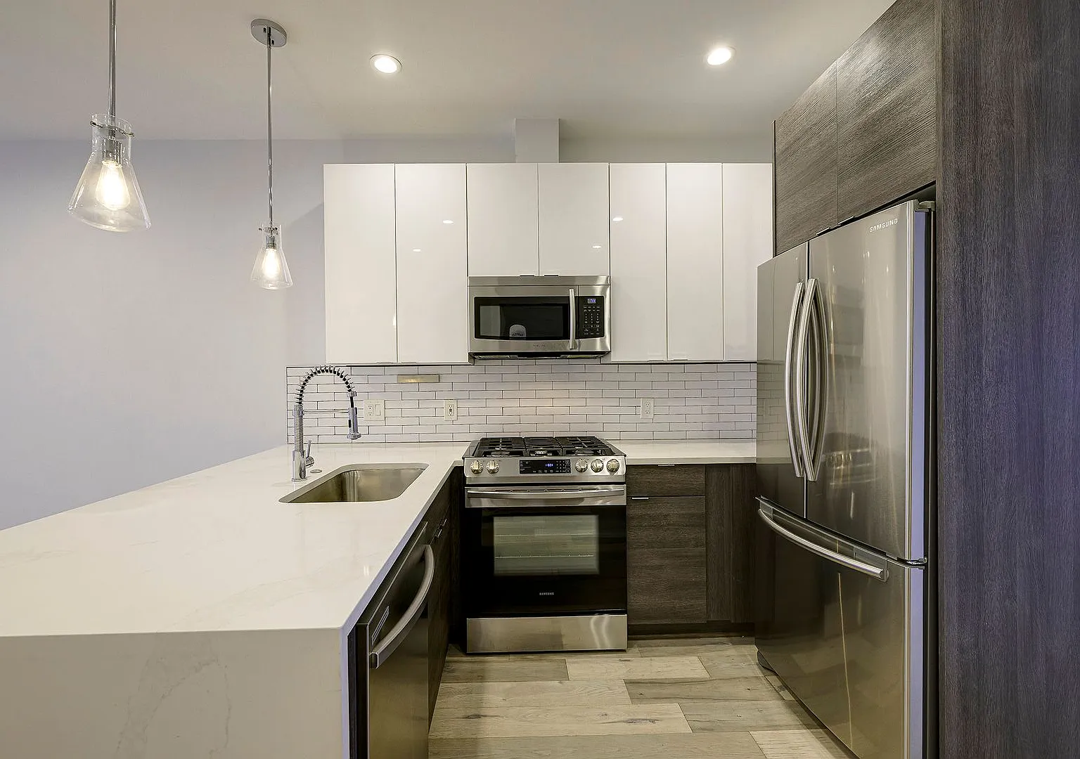 Modern Luxury 1br/1ba In Petworth - Utilities Included! — Photo 4