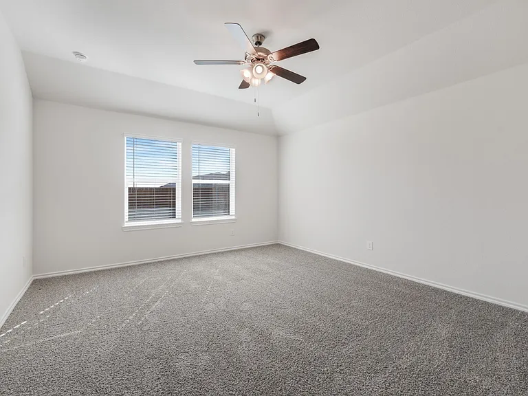 1709 Potomac Ln — Photo 2