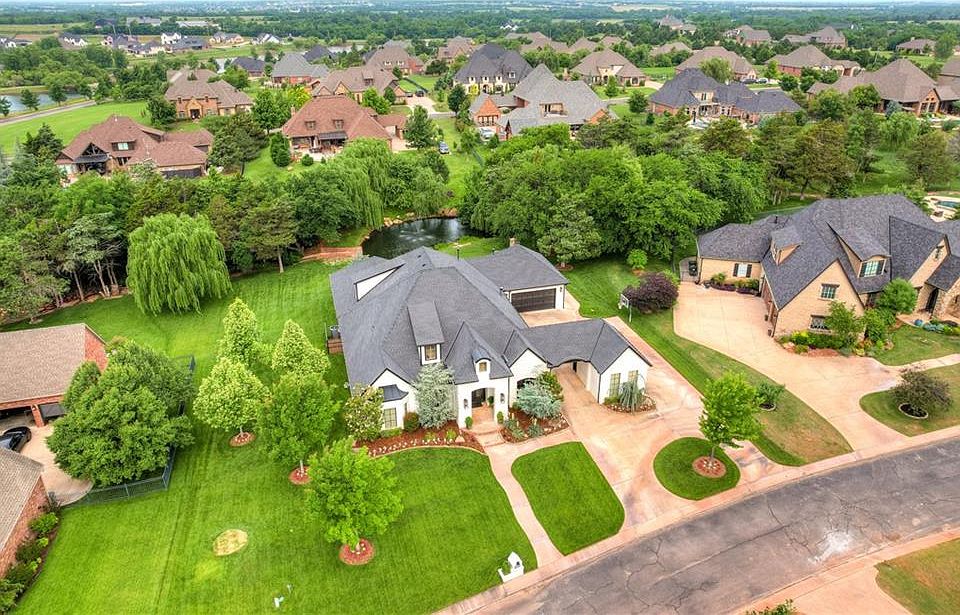 1st image of 21953 Water Oak Cir