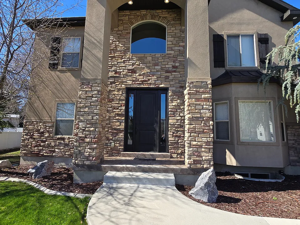 358 E Wayne Ct