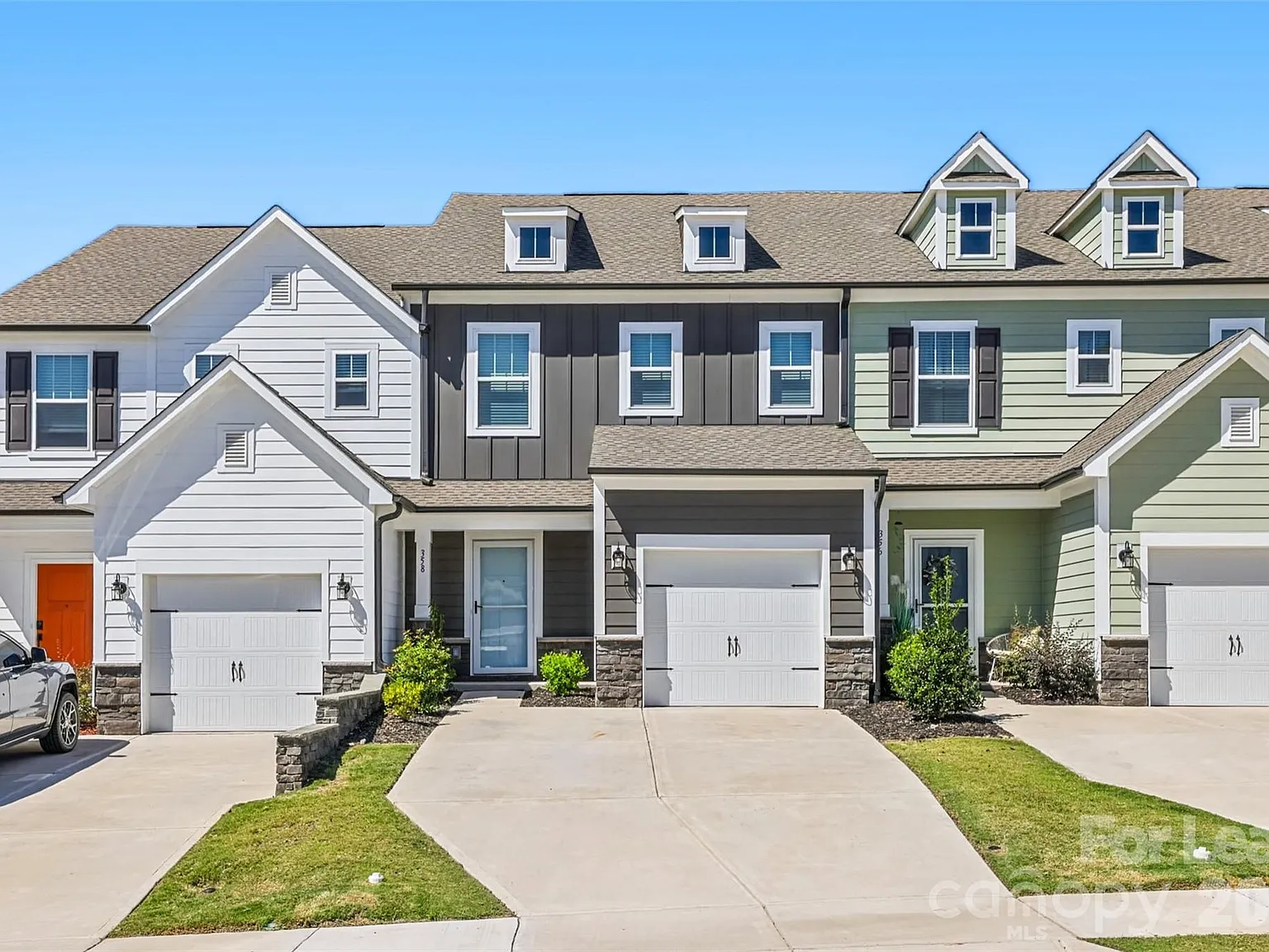 3 bed, 2.5 bath, 1704 sqft, $2,250 — Photo 1