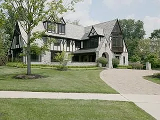 2072 Tremont Rd photo 1