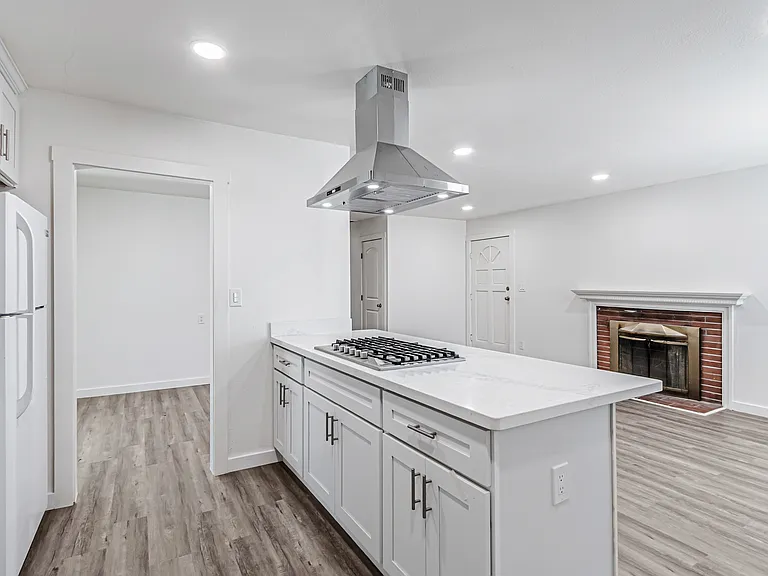 2158 San Rafael Ave — Photo 6