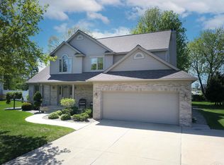 4283 Woodview Dr W, Saginaw, MI 48603