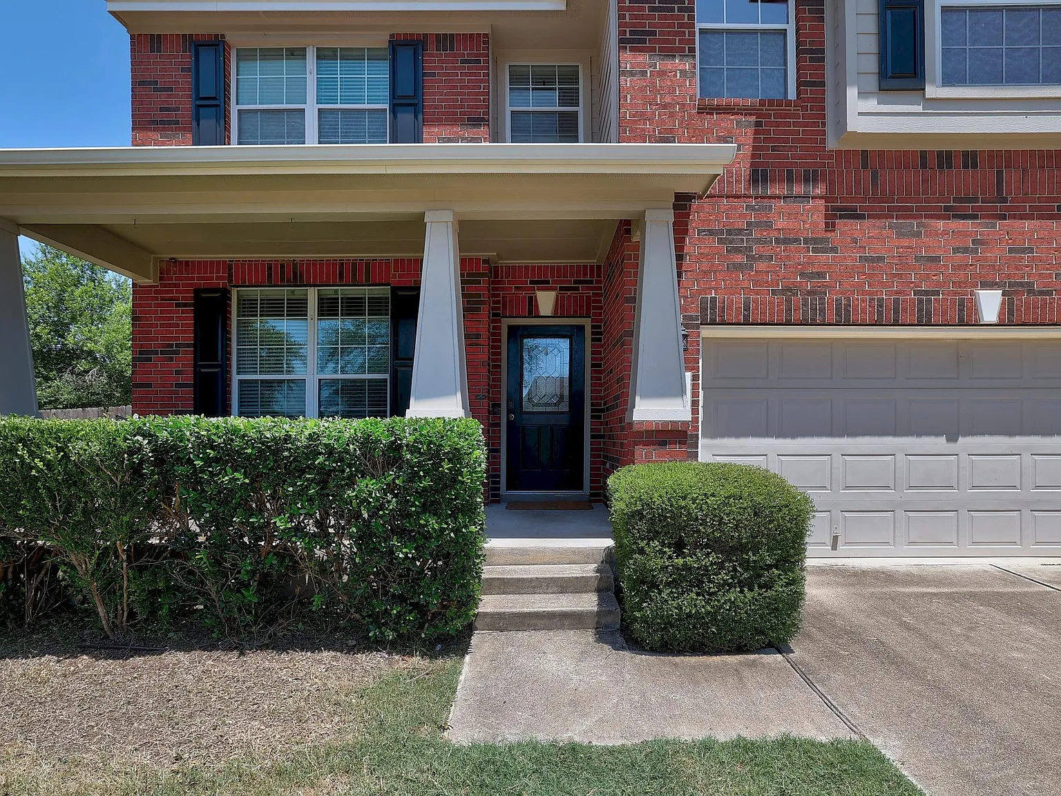 3 bed, 2.5 bath, 2269 sqft, $2,500 — Photo 3