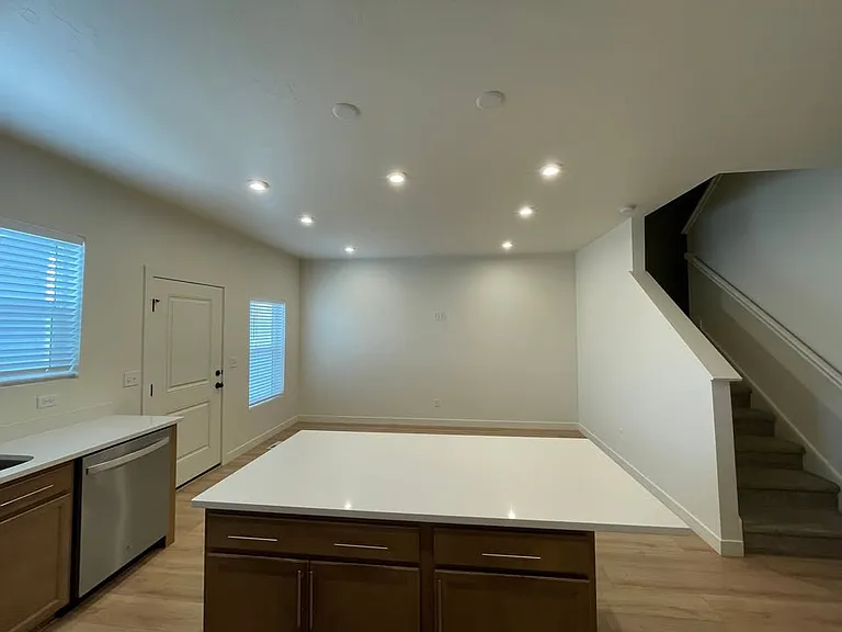 4356 E Hurstbourne Dr — Photo 6
