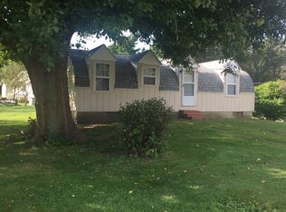 595 N State Route 121, Warrensburg, IL 62573