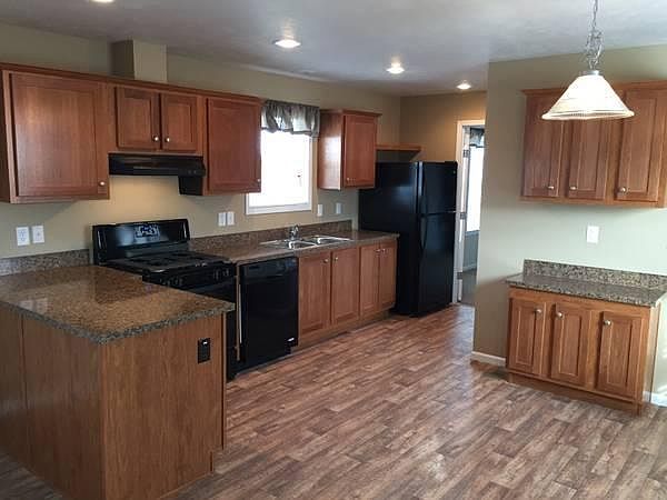 1st image of 283 Vista Dr