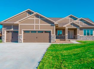 3115 Whitepine Ct, Waukee, IA 50263