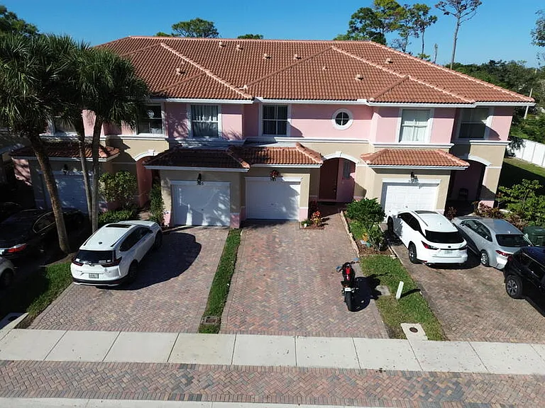 303 Seminole Palms Dr — Photo 13