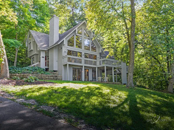 48 Longwood Dr, Galena, IL 61036