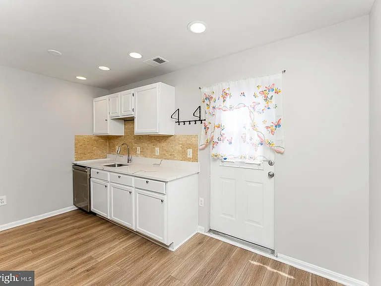 2534 Peter Jefferson Ln — Photo 18