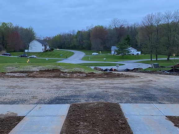 4th image of 10 Red Maple Ln #A