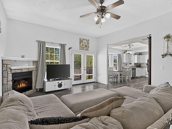 5th image of 5593 W Lombard Street