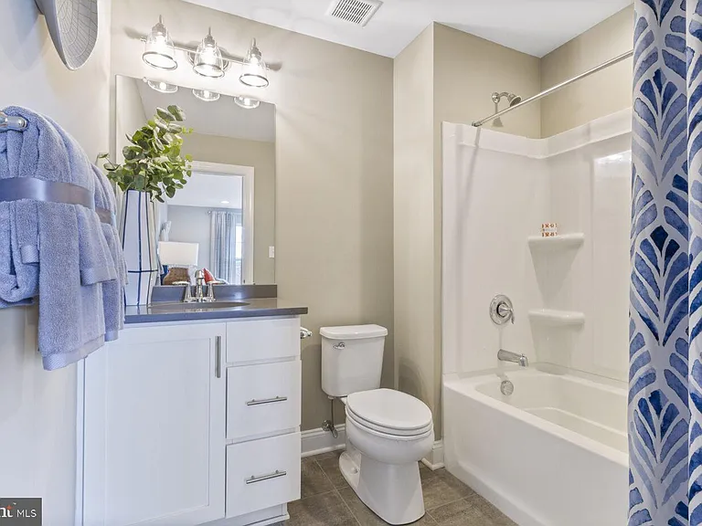 105 Larrabee Way — Photo 9