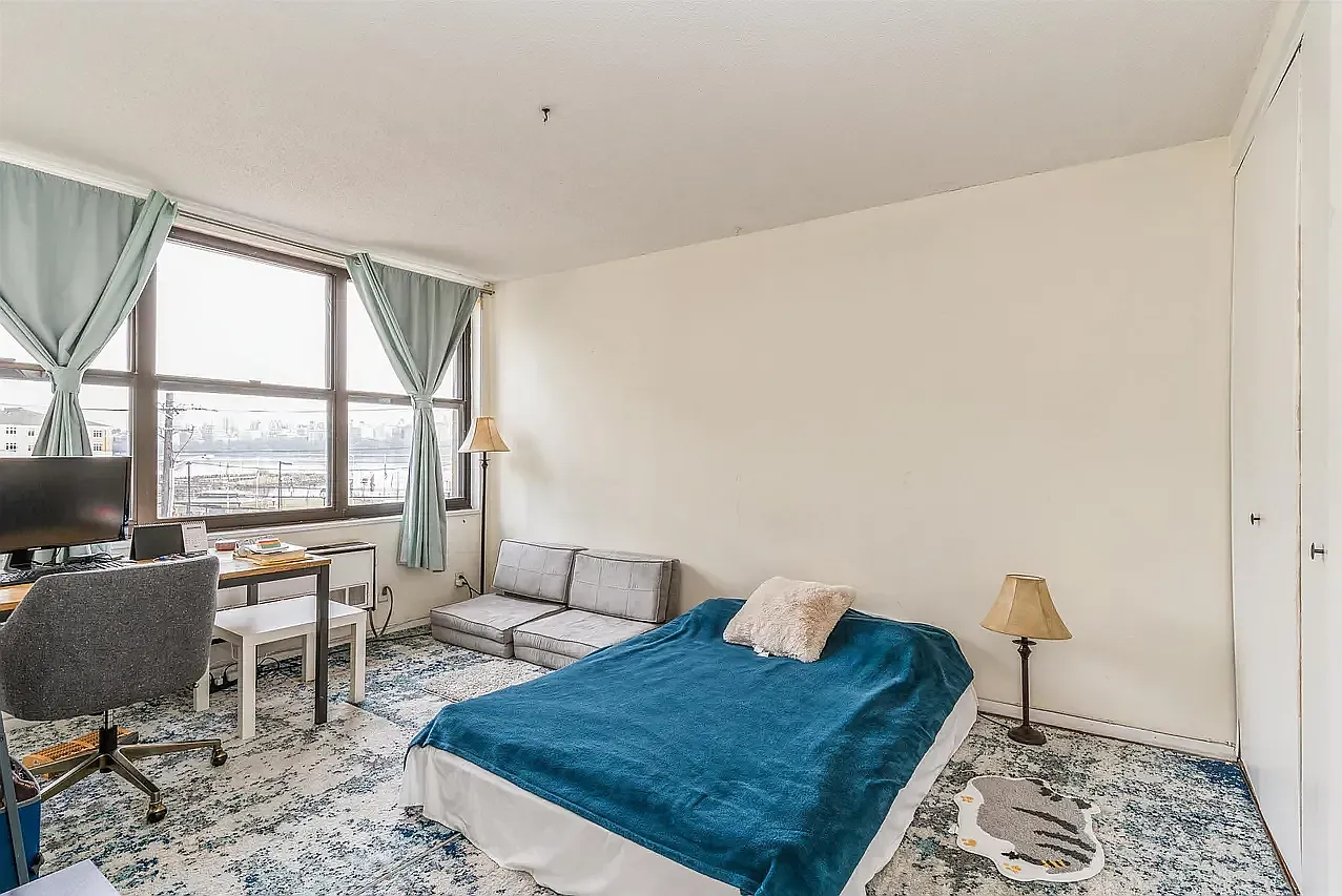 3 bed, 1700 sqft, $1,500 — Photo 1