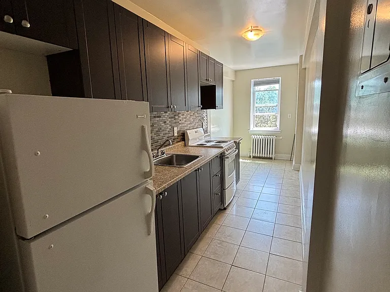 265 Daly Ave — Photo 15