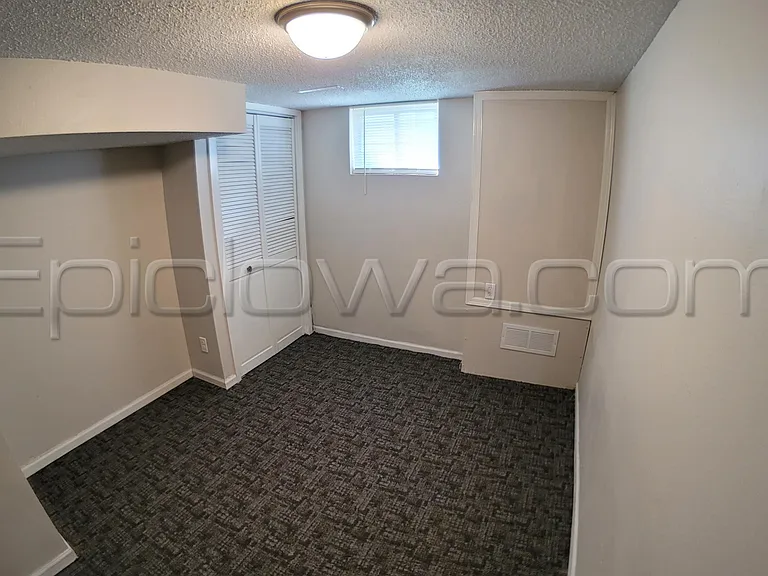 1112 Maplewood Dr NE — Photo 14
