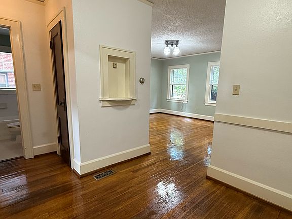5th image of 635 49th St #1