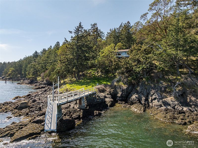 4th image of 208 Tide's End Road