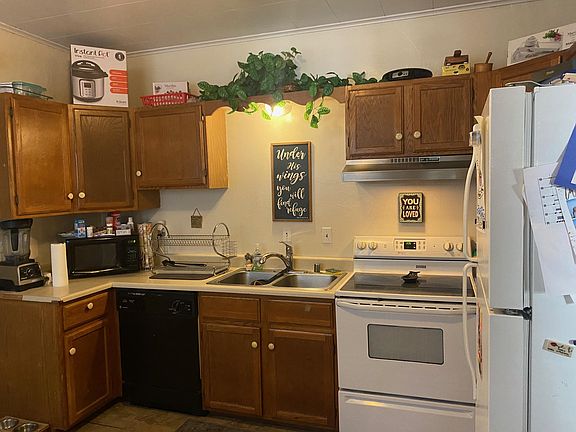 3rd image of 1654 N Marshall St APT 1