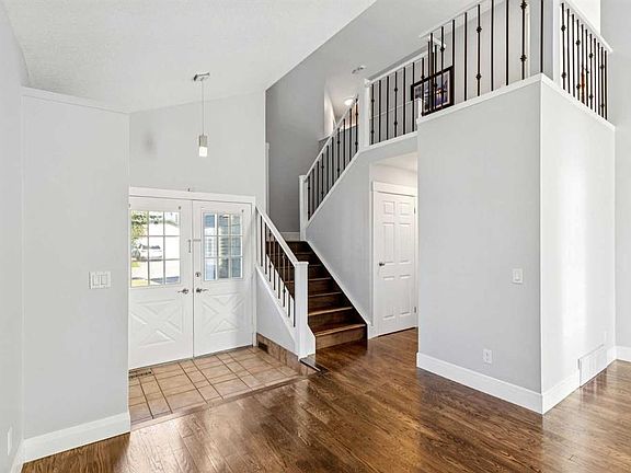 5th image of 79 W Millside Cres SW