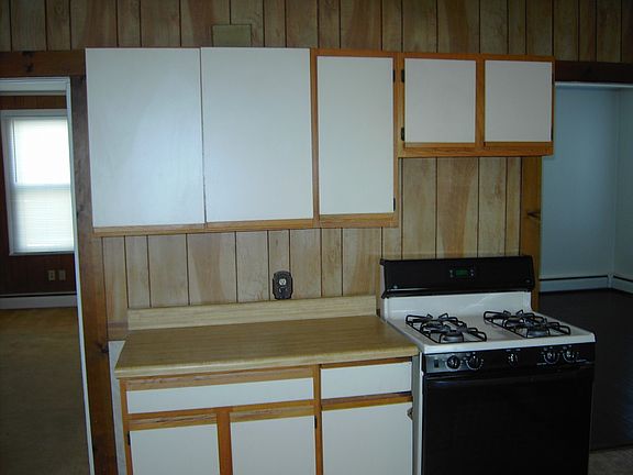 3rd image of 455 Burritt St #1