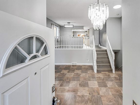 5th image of 3940 33rd St NW