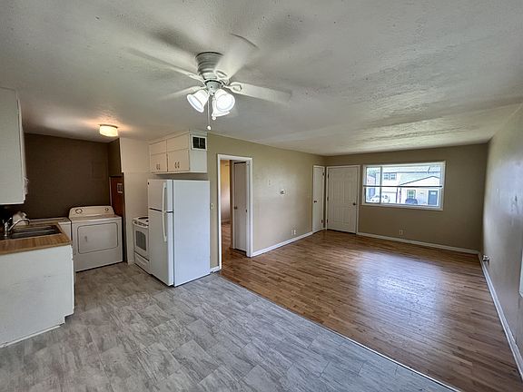 2nd image of 818 Elm St