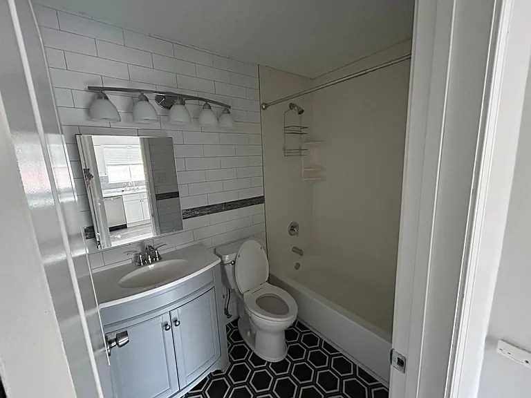 7327 Hampshire Dr #3 — Photo 5
