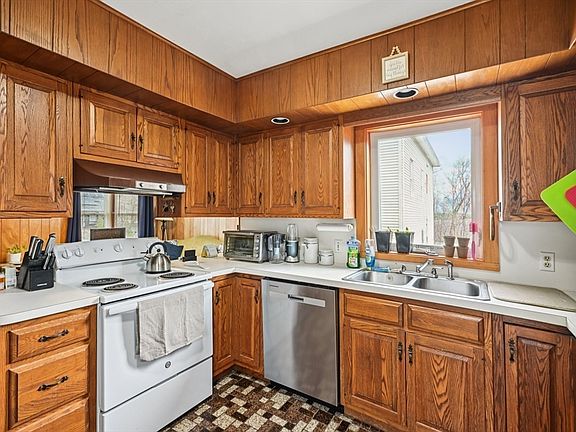 4th image of 53 Newton St
