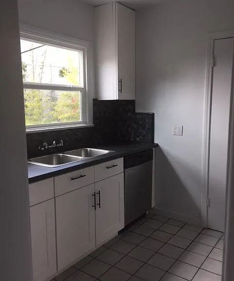 8566 Rugby Dr — Photo 5