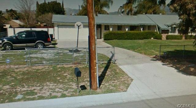 2nd image of 490 W Avenue L