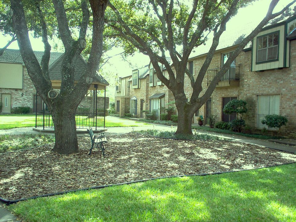 1st image of 14711 Barryknoll Ln APT 30