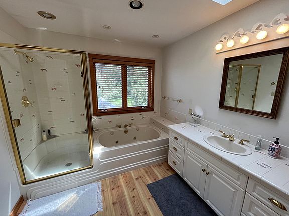 4th image of 4625 Greenbrier Ln #C