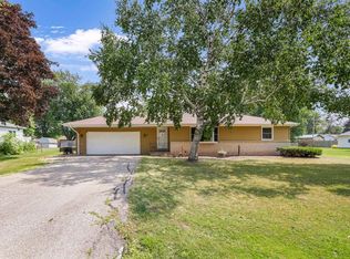 1025 Home Ave, Menasha, WI 54952